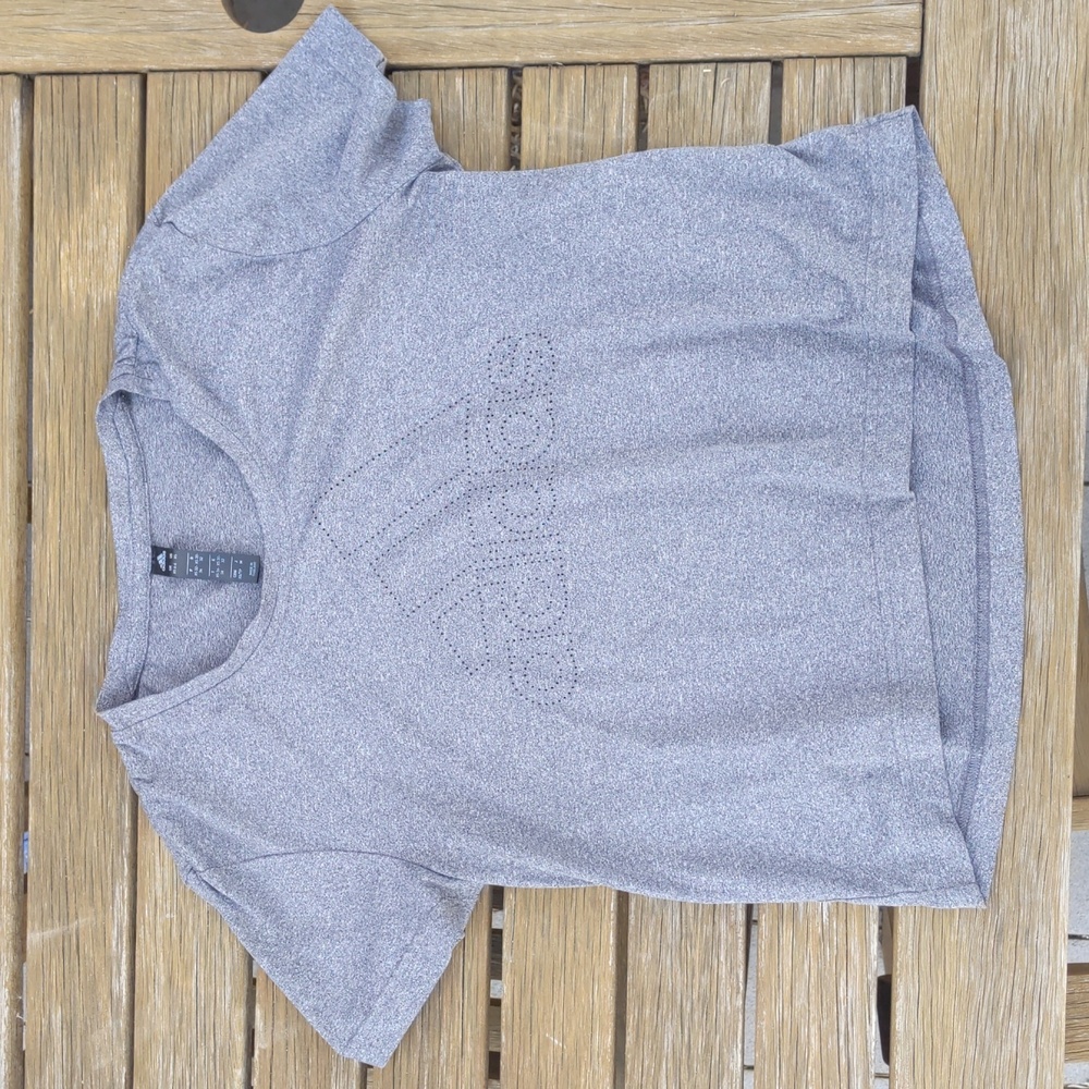 Adidas logo short sleeve boxy crop Athletic Top top size XS